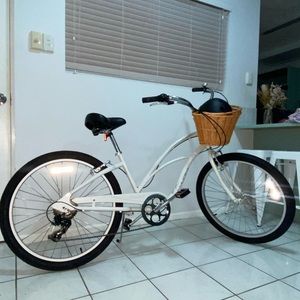 Meet your Posher, Lucy